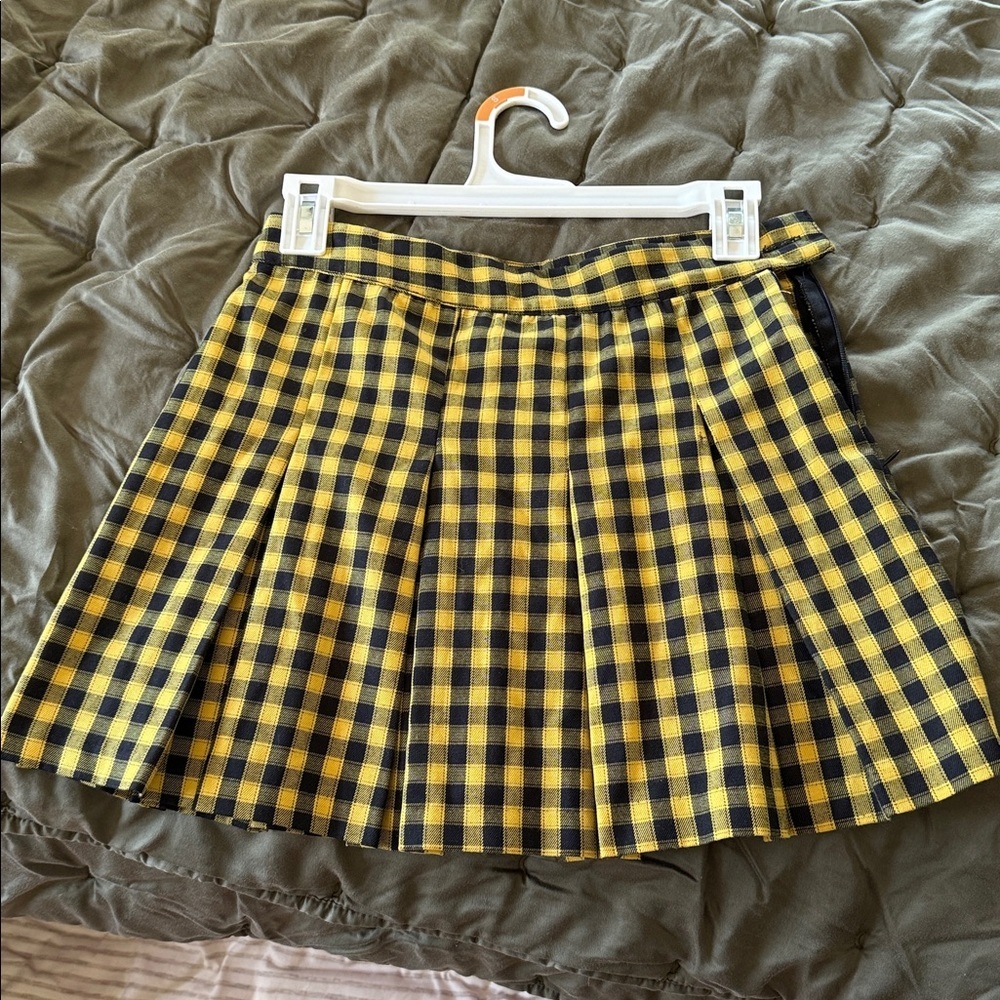 H&M DIVIDED "Clueless" Yellow/Black Plaid Pleated Mini Skirt Size 2